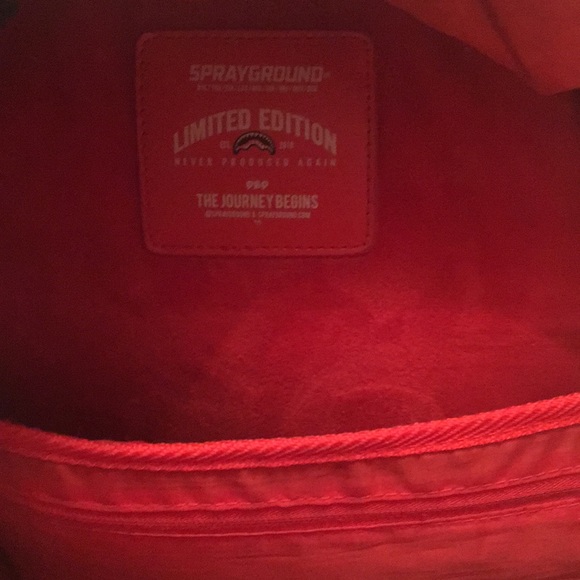 Sprayground backpack sharks in Paris - Picture 5 of 12